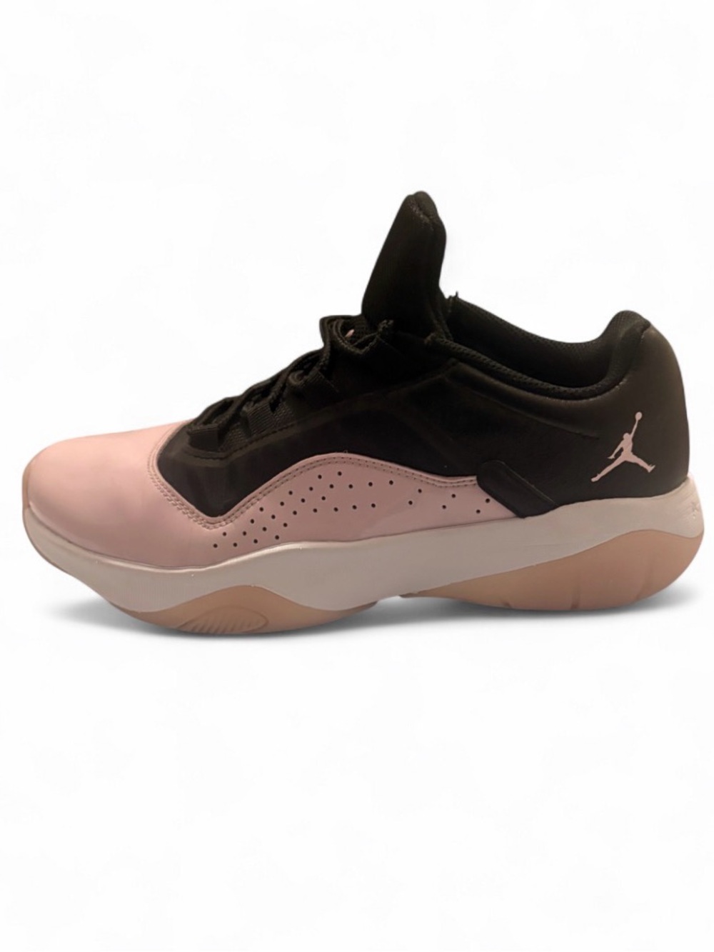 Air Jordan 11 CMFT Low 'Black Iced Lilac'